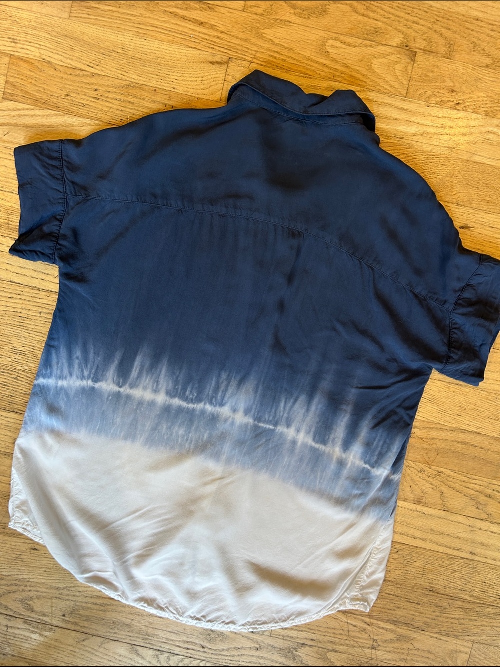 beachlunchlounge Navy to Cream Ombre Button-Down Shirt - Picture 5 of 7